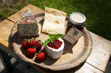 270666_200969613288647_146176398767969_634348_1745921_n